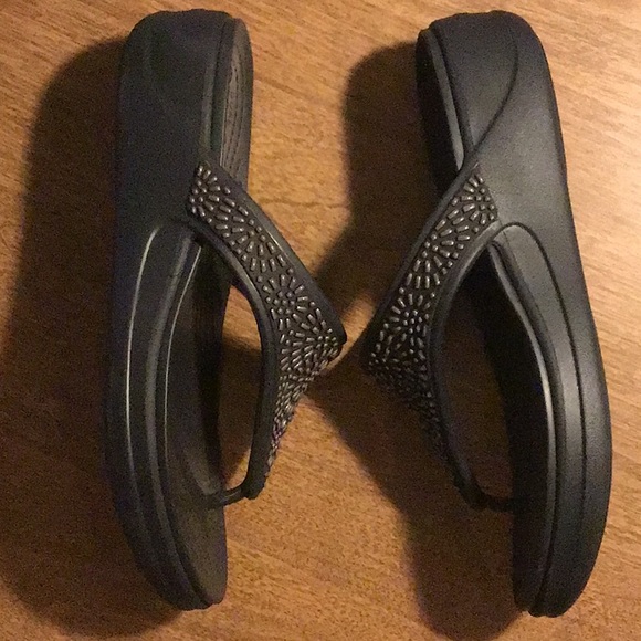 Crocs Monterey Diamante Womens Size 9 Black Thong Flip Flop Wedge Sandals 206343 - Picture 3 of 5